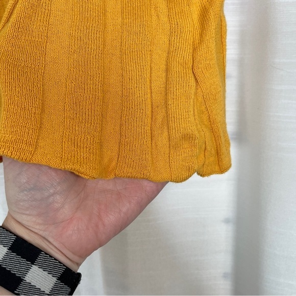 Urban Outfitters mustard yellow off shoulder crop top - Picture 3 of 7